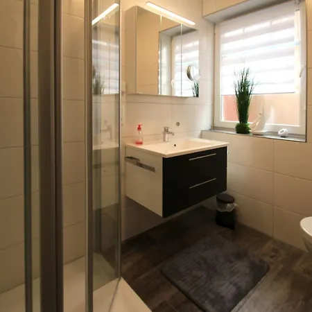 Mit Garten, Cleaning Included Apartamento